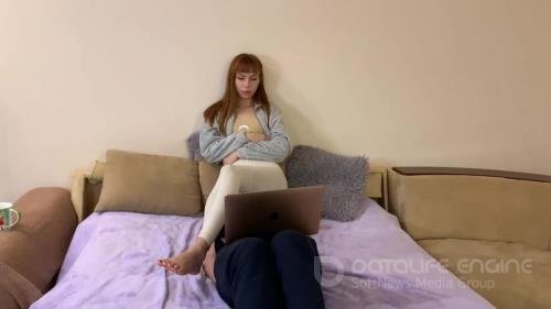 Clips4sale - Kira Uses Subby Boyfriends Face As A Couch For Long - FullHD 1080p