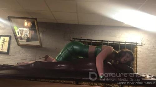 Goddess Vivienne - Latex Vacuum Bed Teasing, Licking Through The Rubber - HD 720p