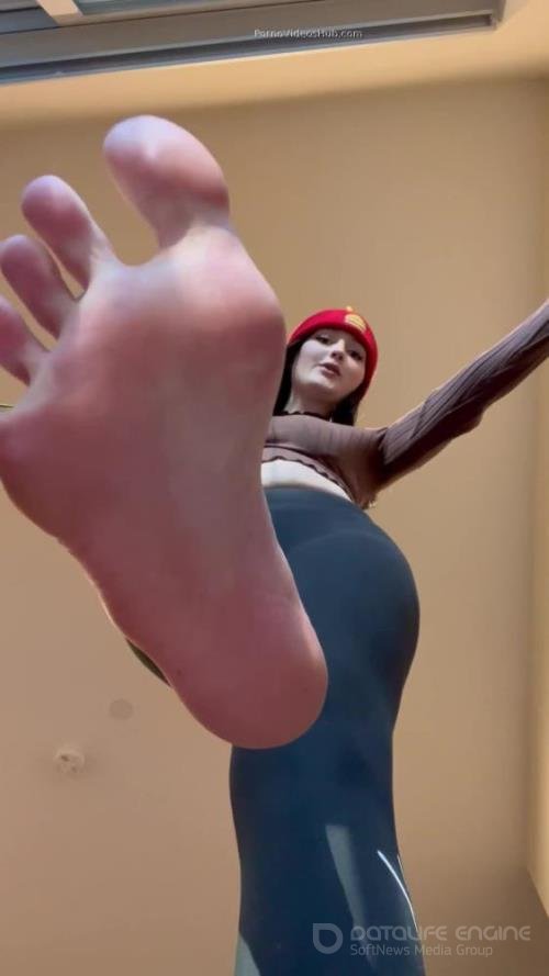 Size - Giantess Becca finds her first tiny - UltraHD 1920p