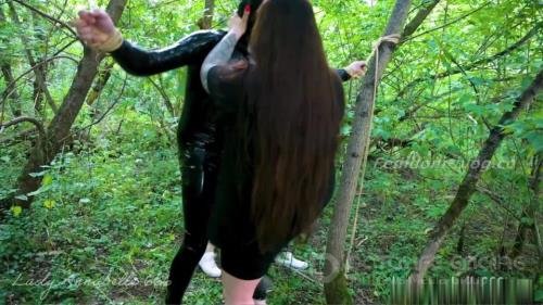 LadyAnnabelle666 - Triple ballbusting in the woods - FullHD 1080p