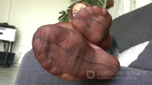 Ballerinas Flip Flops and more - Nylons Soles Toes Pov - FullHD 1080p