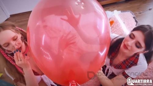 Quartirra - Q921 Mariette and Cosette make you pop balloons with your wood - FullHD 1080p