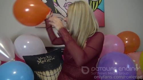 Roxie Rae - Watch Me Close Up Non Pop Balloon Blowing - FullHD 1080p