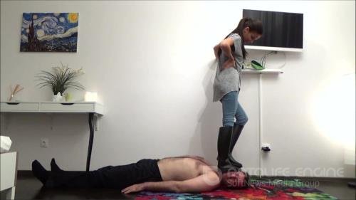 Goddess Evike - EVIKE BRUTAL Trampling And Facestanding In Flat Fashion Boots - FullHD 1080p