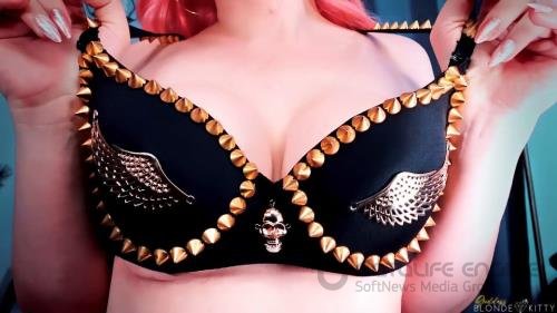 Goddess Blonde Kitty - Lips Tits and Nails Addict - FullHD 1080p